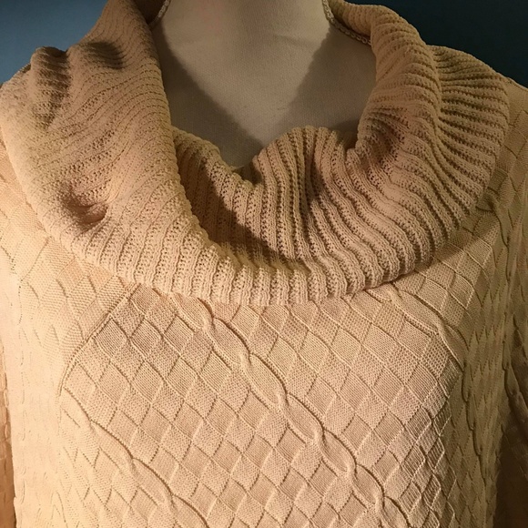 Vintage Cream Cowl Neck Shawl - Picture 6 of 7